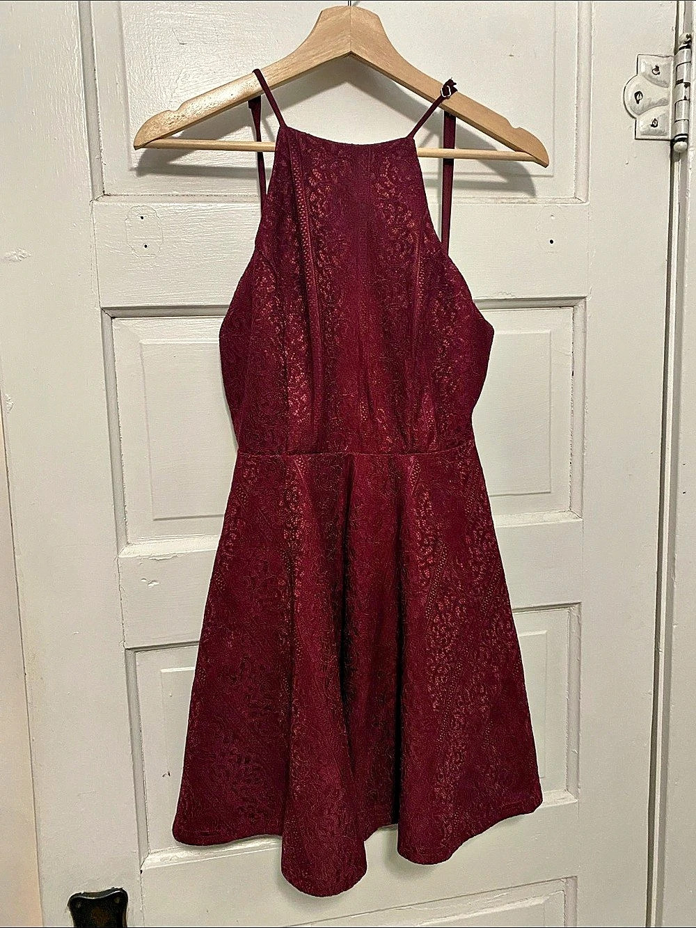 Windsor Lace Mini Dress in Burgundy Like New
